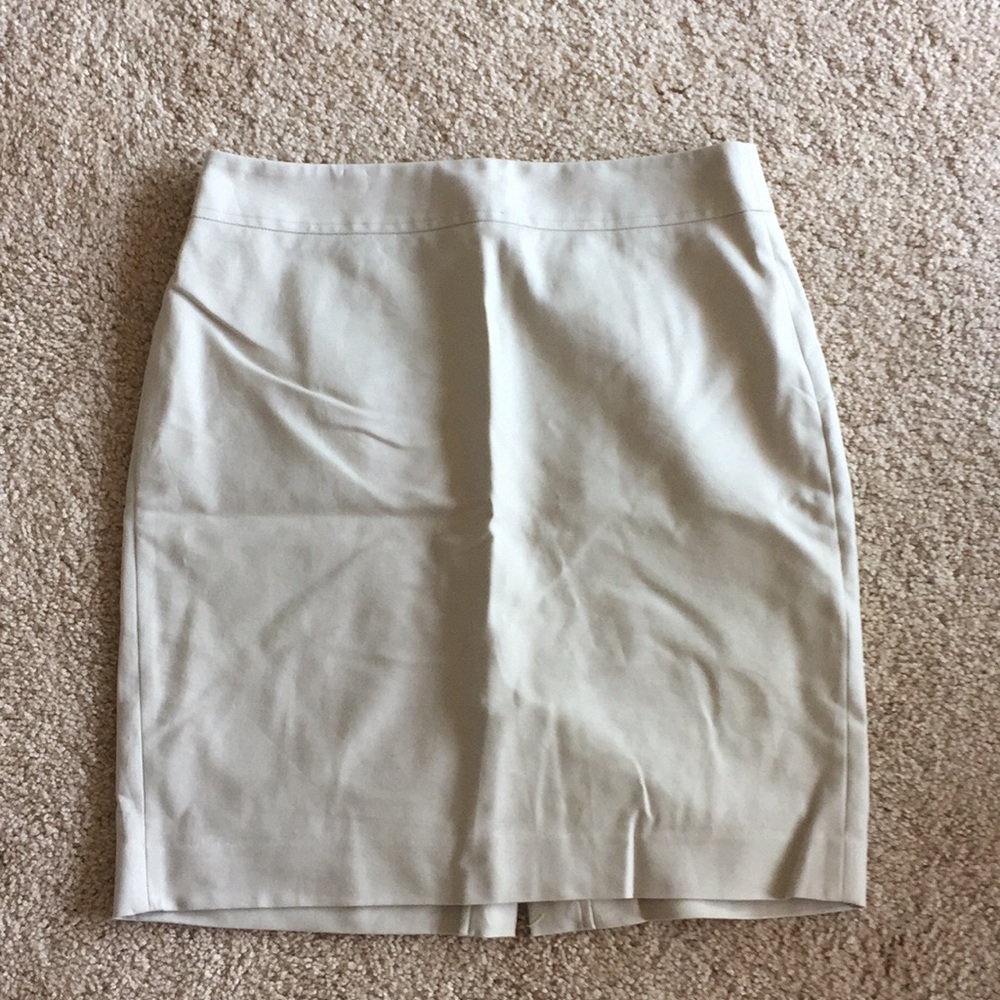 Banana republic khaki pencil skirt size 6